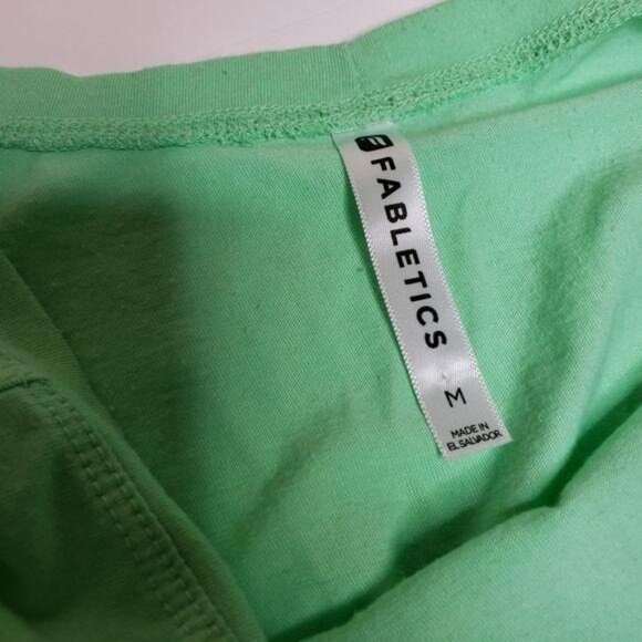Fabletics Green 3/4 Sleeve Top Womens Scoop Back athletic top size medium - Picture 4 of 7